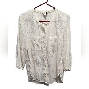 Anthropologie Akemi + Kin Textured White Blouse Size Medium